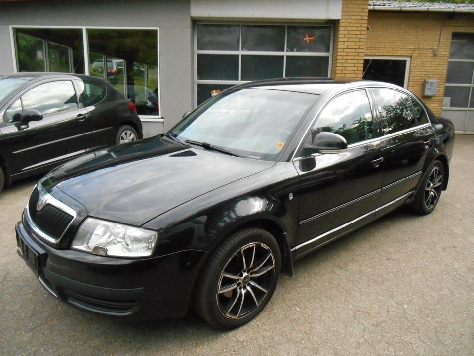 Skoda Superb 2,0 TDi Comfort 4d