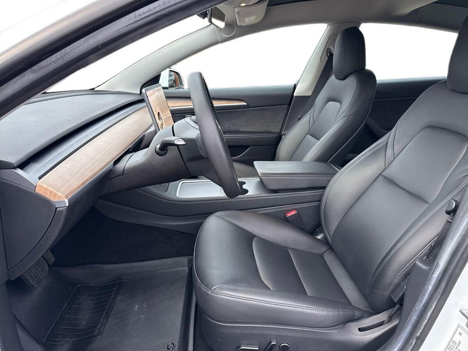 Tesla Model 3 Standard Range+ RWD 4d