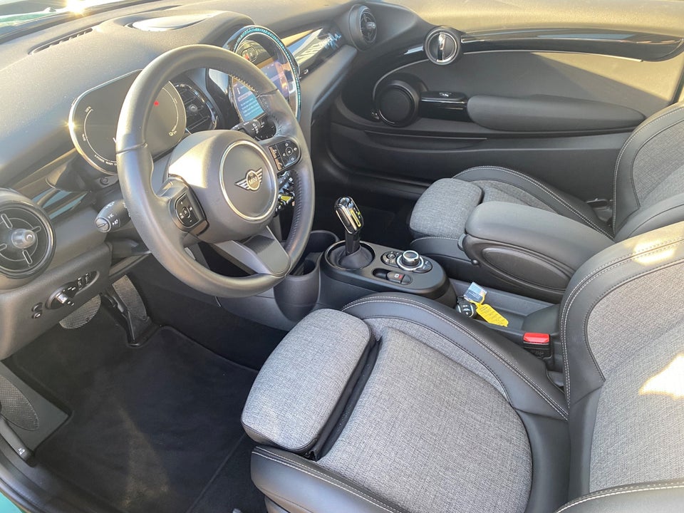 MINI Cooper SE Camden Edition 3d