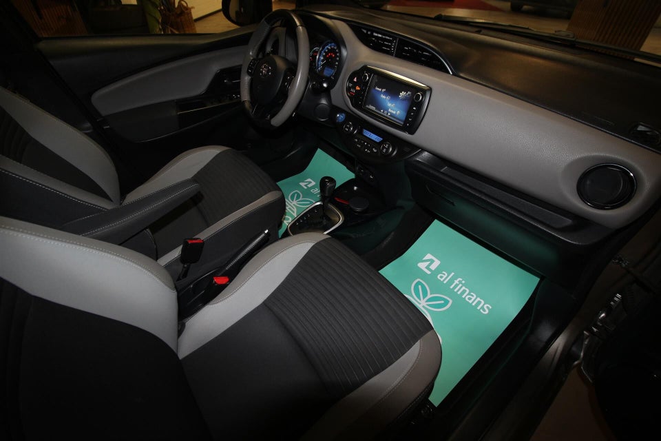 Toyota Yaris 1,5 Hybrid Delight e-CVT 5d