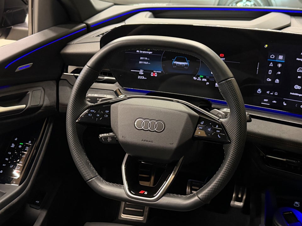 Audi SQ6 e-tron quattro 5d