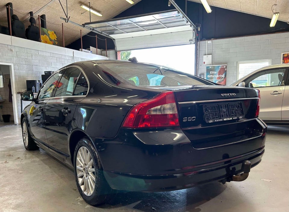 Volvo S80 2,5 T Momentum aut. 4d