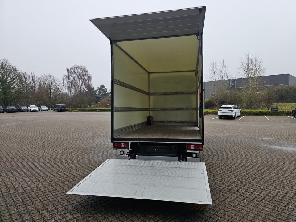 Iveco Daily 3,0 35S18 4100mm Box m/lift AG8