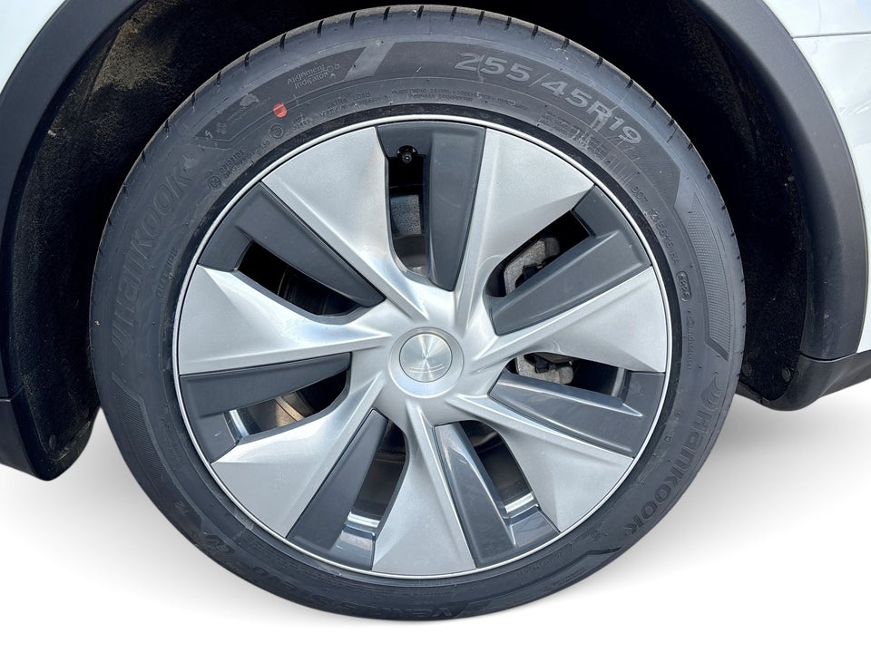 Tesla Model Y RWD 5d