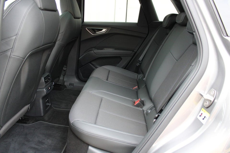 Audi Q4 e-tron 45 S-line 5d