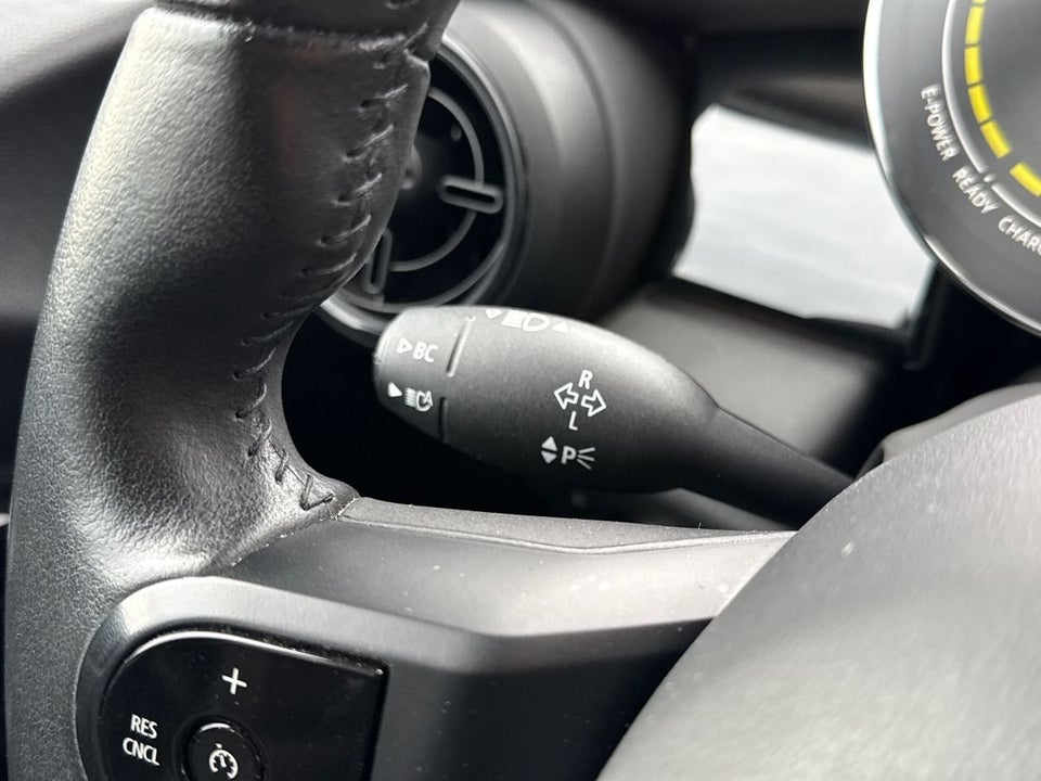 MINI Cooper SE Essential 3d