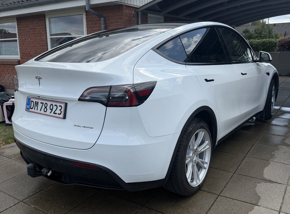Tesla Model Y Long Range AWD 5d