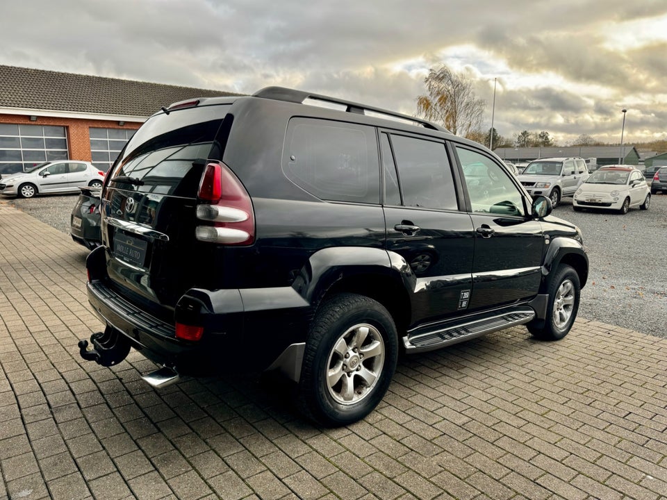 Toyota Land Cruiser 3,0 D-4D T3 aut. Van 5d