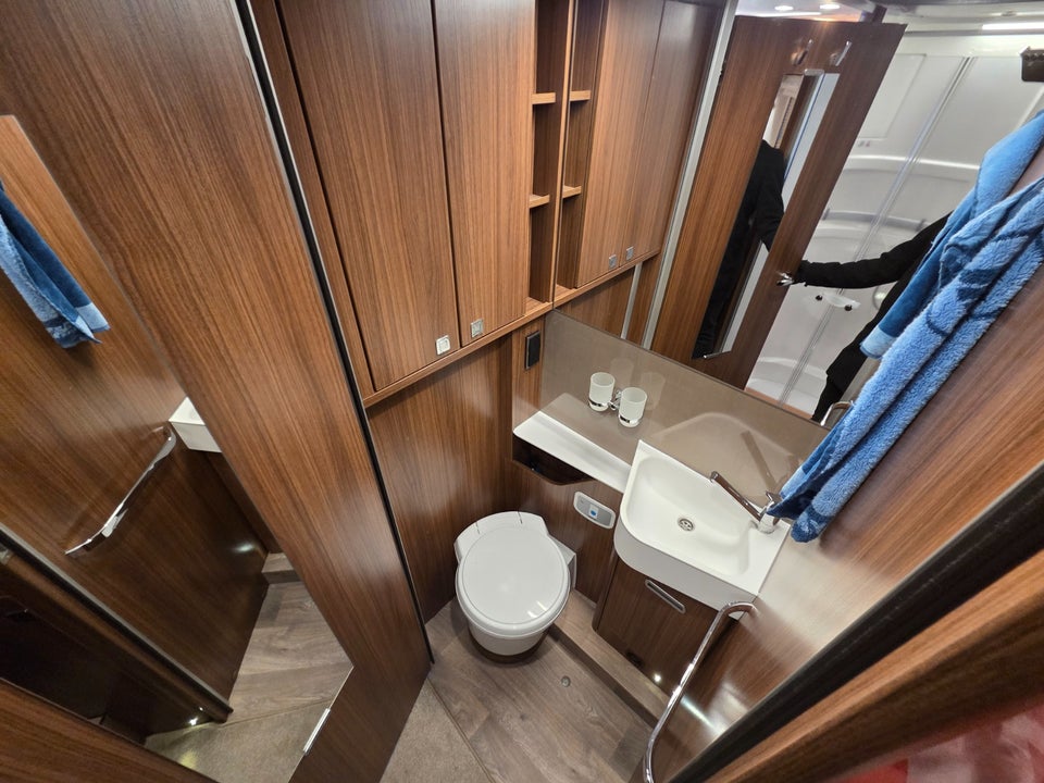 Hymer B-MC I680 2,0 CDi 170 aut. 2d