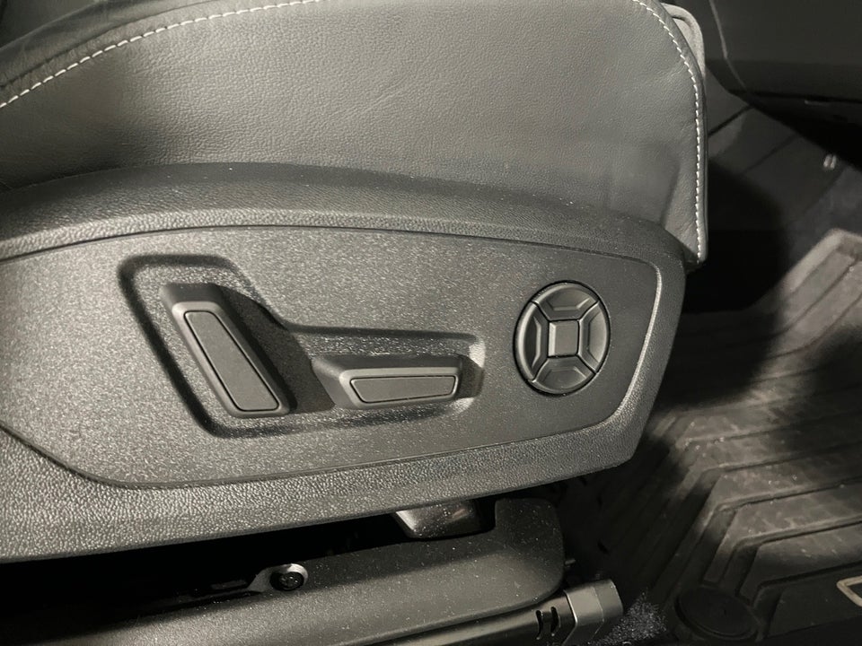 Audi Q4 e-tron 50 S-line quattro 5d