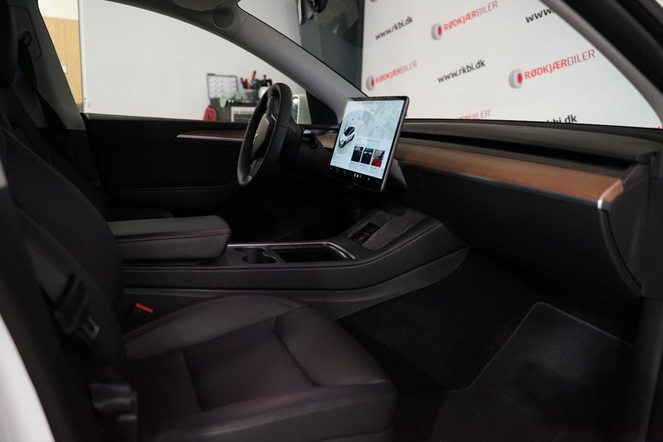 Tesla Model Y Long Range AWD 5d