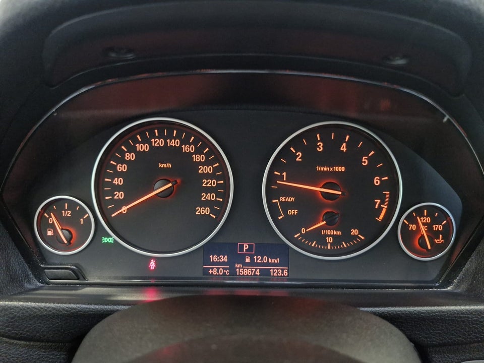 BMW 320i 2,0 Advantage aut. 4d