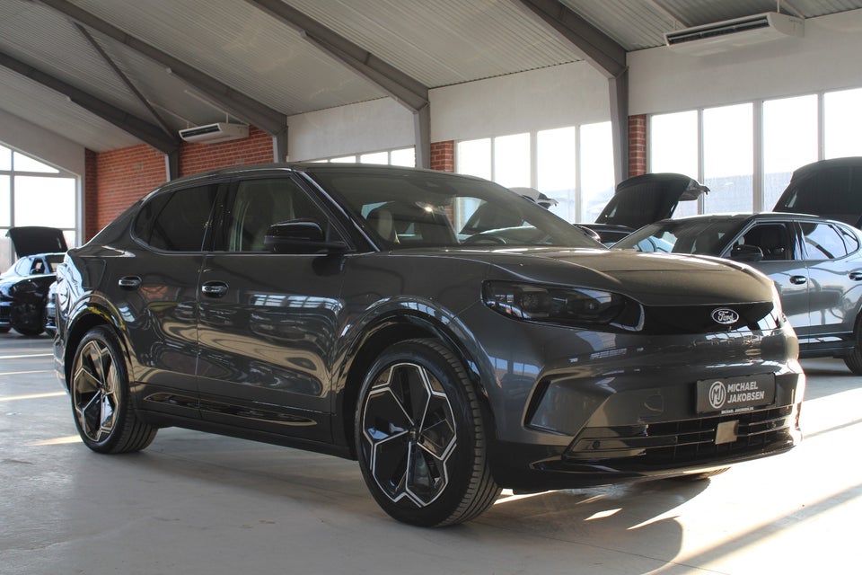 Ford Capri 77 Premium Extended Range 5d