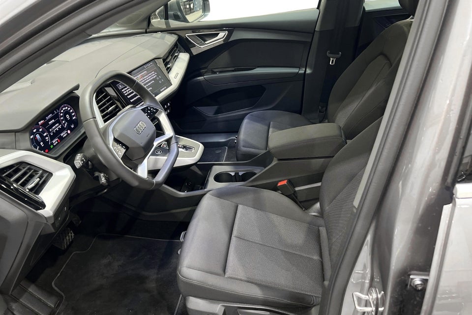 Audi Q4 e-tron 40 Progress 5d