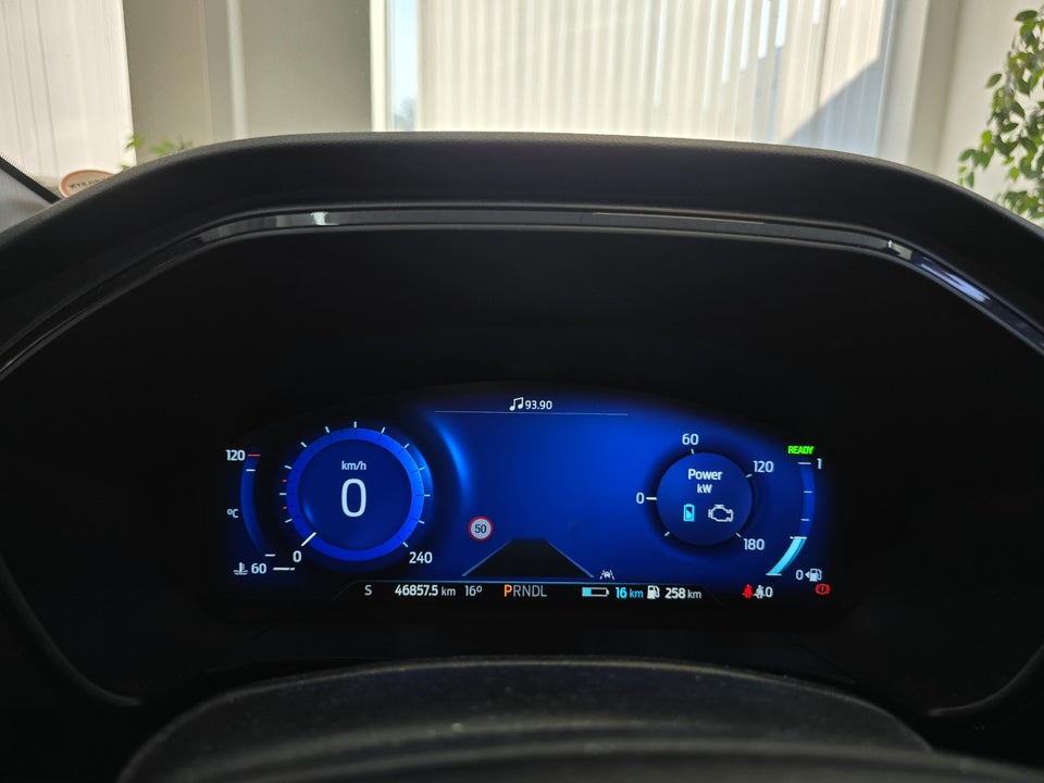 Ford Kuga 2,5 PHEV ST-Line X CVT 5d