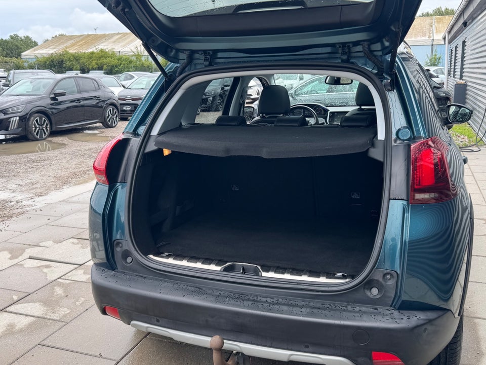 Peugeot 2008 1,6 BlueHDi 100 Allure Sky 5d