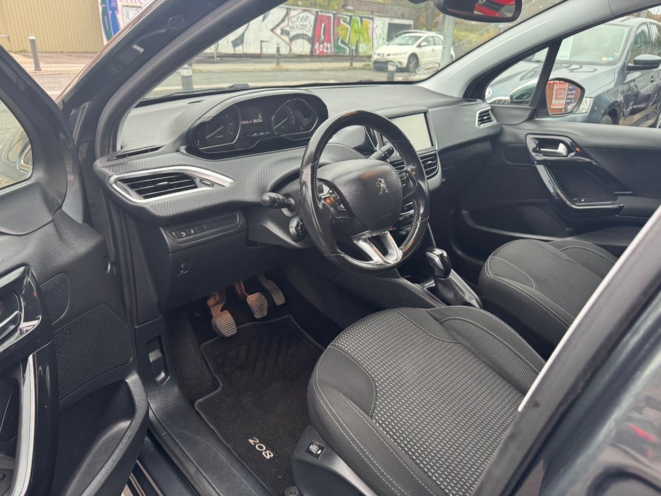 Peugeot 208 1,2 VTi 82 Allure 5d