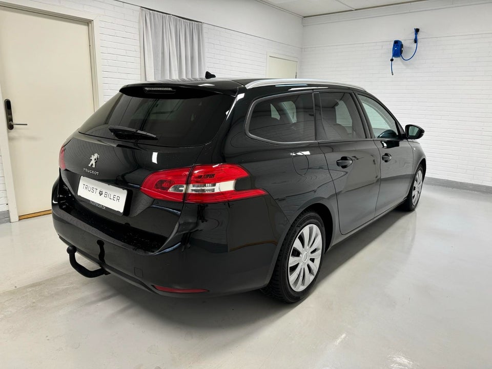 Peugeot 308 1,6 BlueHDi 120 Style SW 5d