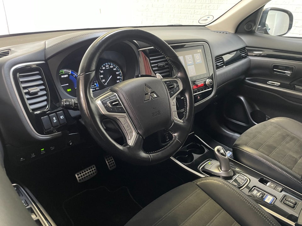 Mitsubishi Outlander 2,4 PHEV Intense CVT 4WD 5d