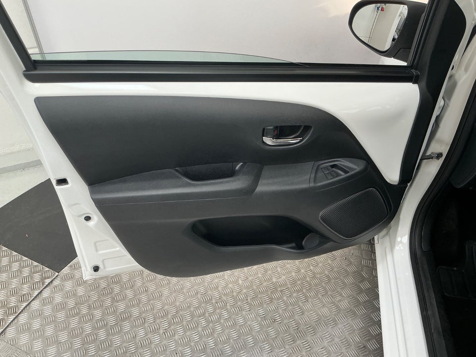 Peugeot 108 1,0 e-VTi 69 White Edition 5d