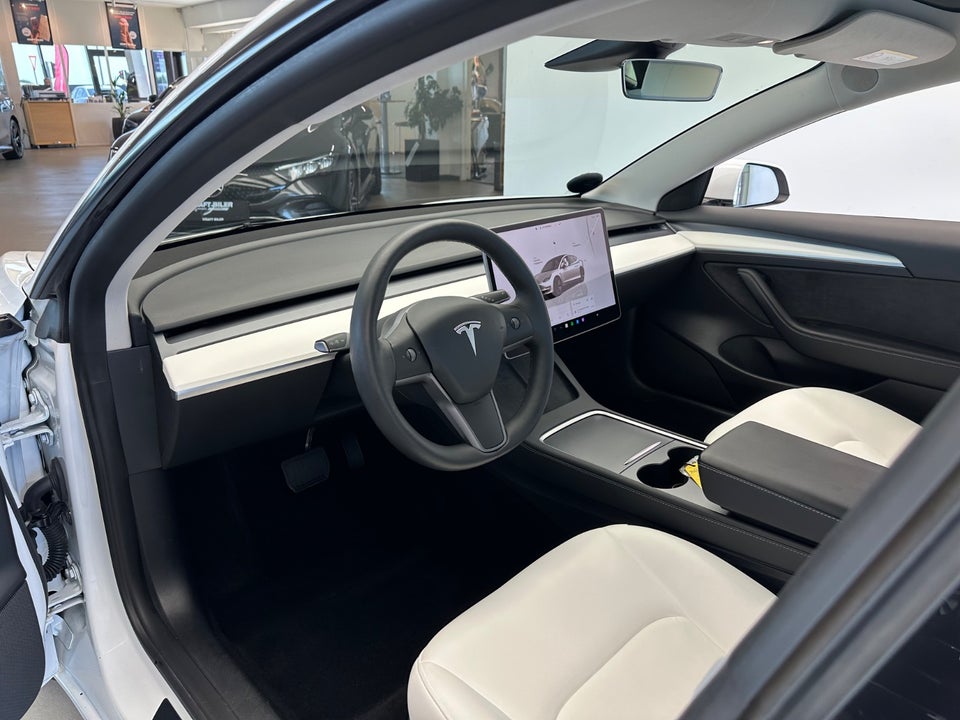 Tesla Model 3 Long Range AWD 4d