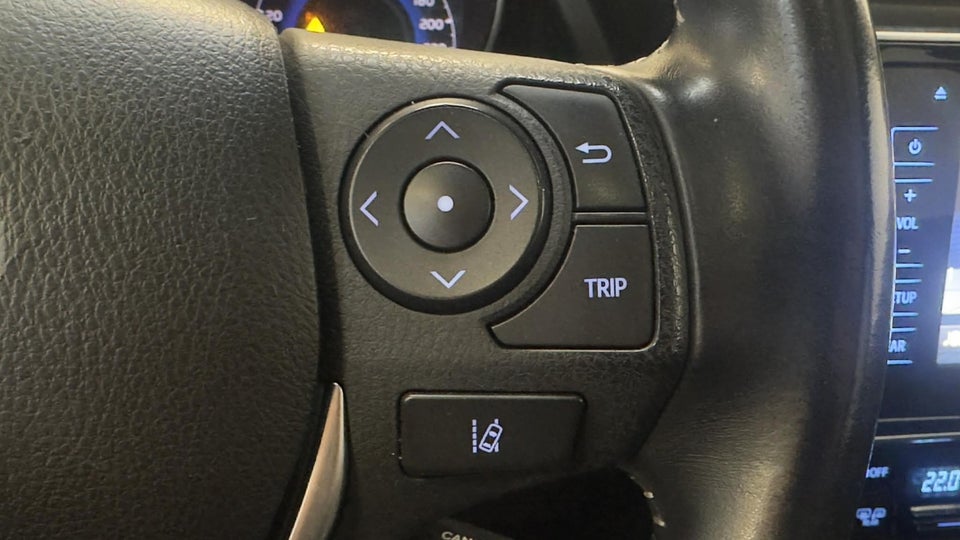 Toyota Auris 1,8 Hybrid H2 Style Skyview CVT 5d