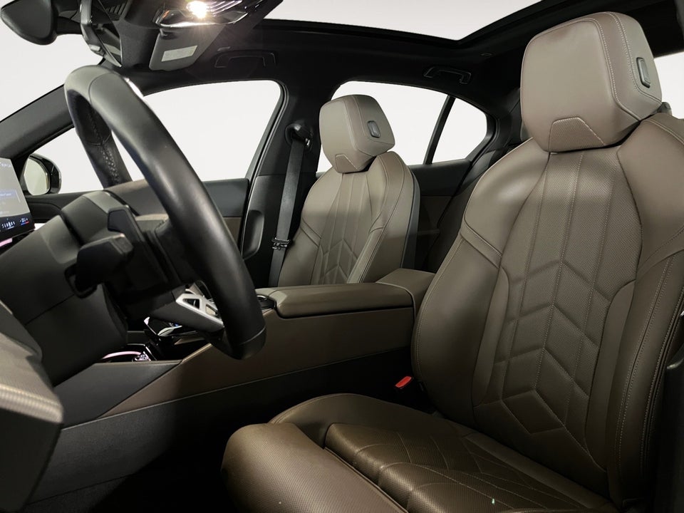 BMW i5 eDrive40 M-Sport 4d