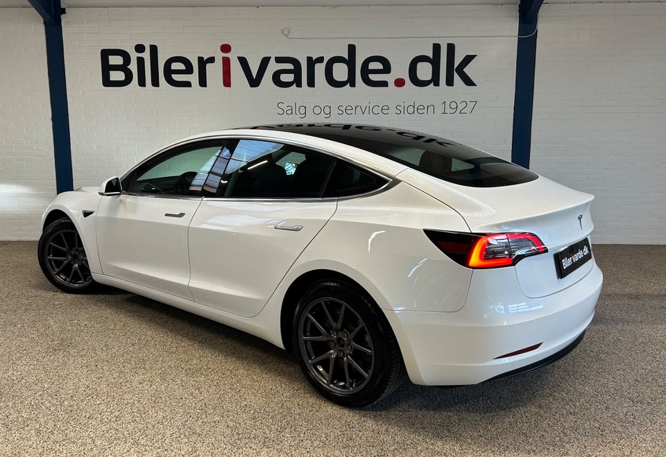 Tesla Model 3 Long Range AWD 4d