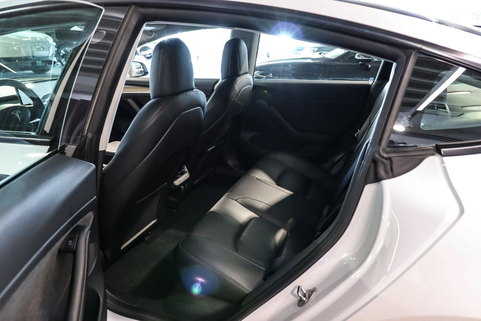 Tesla Model 3 Long Range AWD 4d