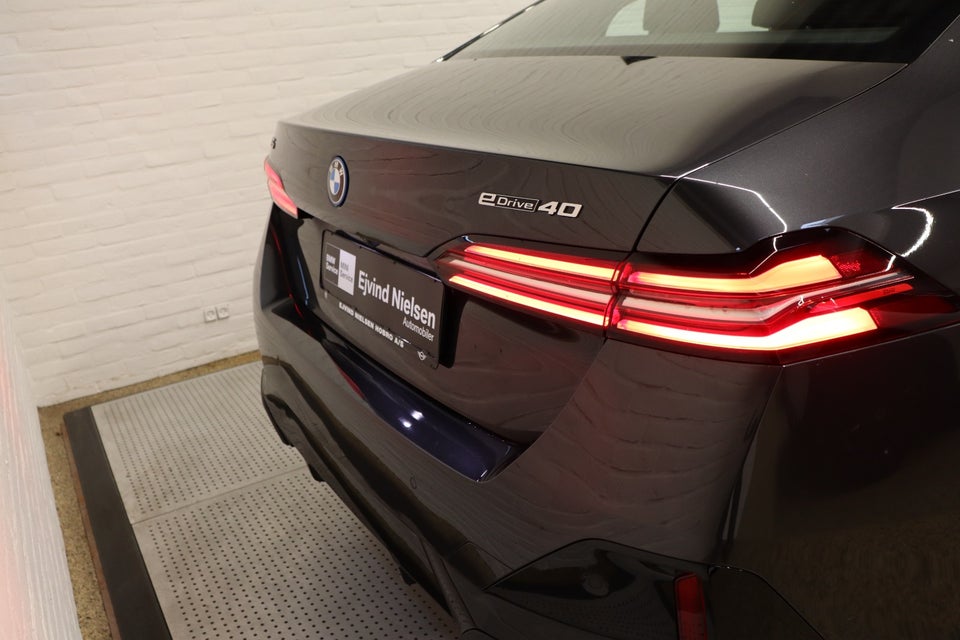 BMW i5 eDrive40 M-Sport 4d