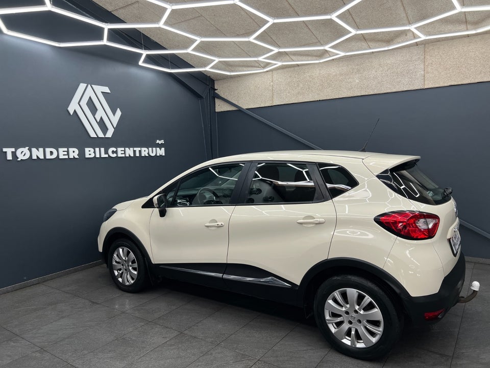 Renault Captur 0,9 TCe 90 Expression 5d