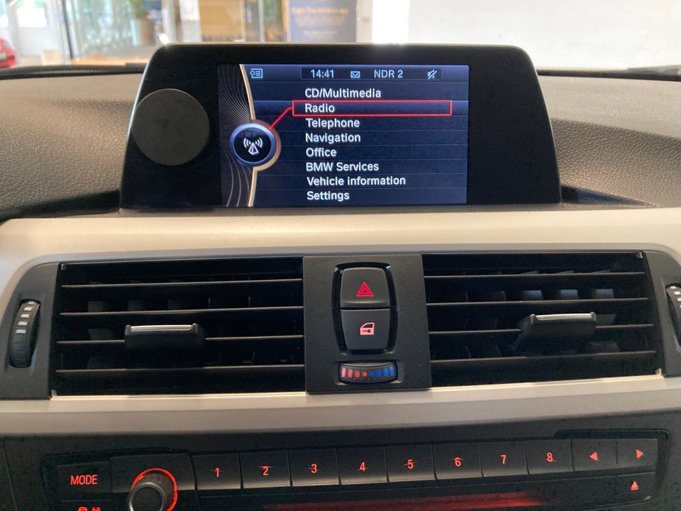 BMW 330d 3,0 Touring Sport Line aut. 5d
