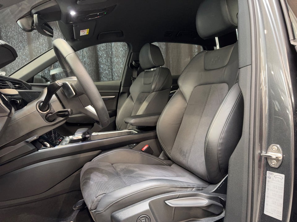 Audi Q8 e-tron 55 S-line quattro 5d