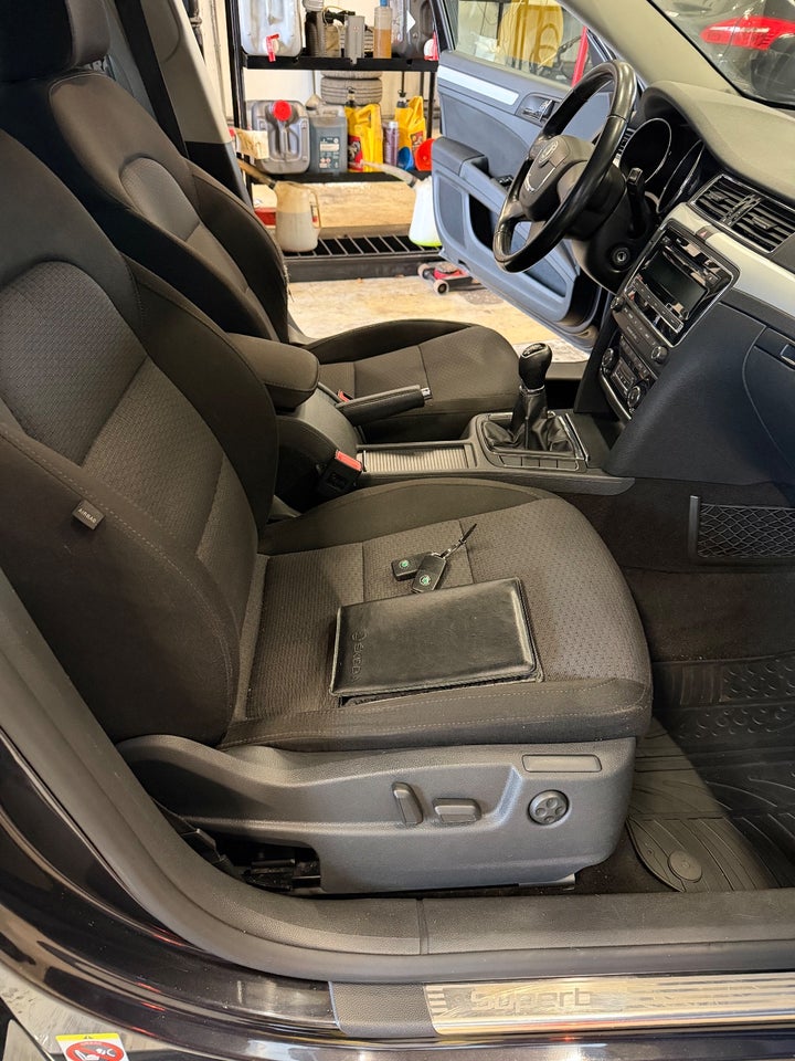 Skoda Superb 1,6 TDi 105 Active Combi GreenLine 5d