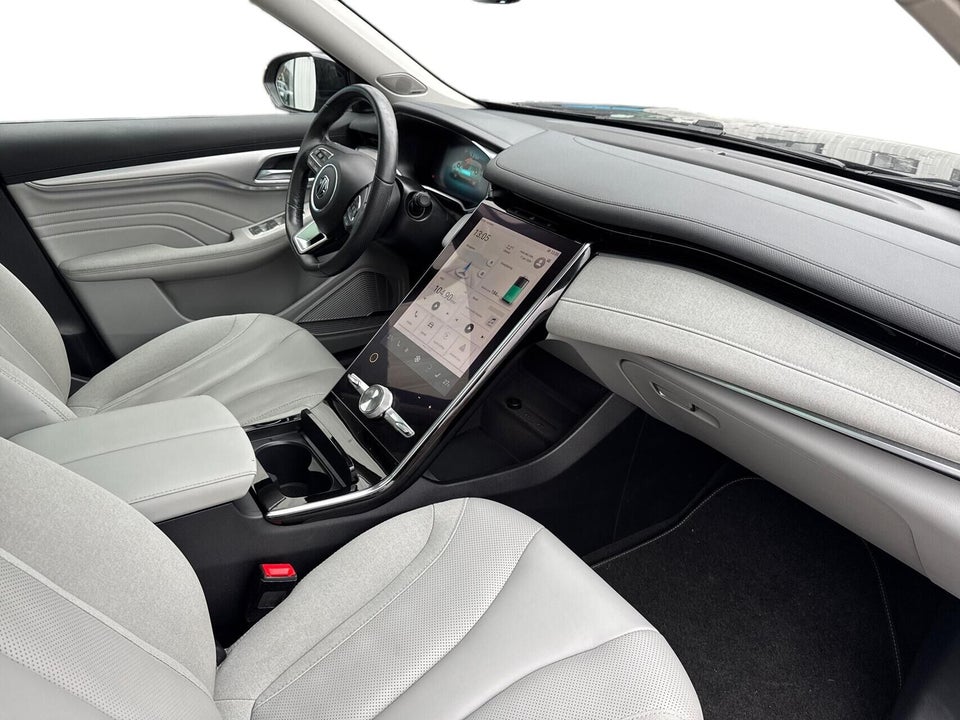 MG Marvel R Performance 5d