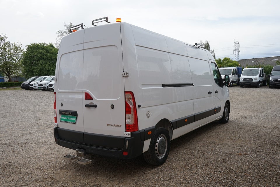 Renault Master IV T35 2,3 dCi 150 L3H2 Kassevogn
