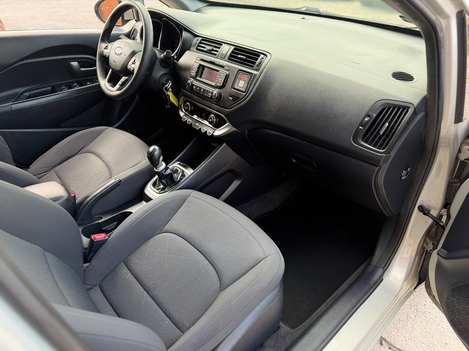 Kia Rio 1,1 CRDi 75 Collect 5d