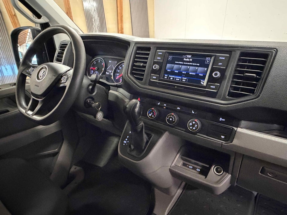 VW Crafter 35 2,0 TDi 177 Kassevogn L3H1 aut.