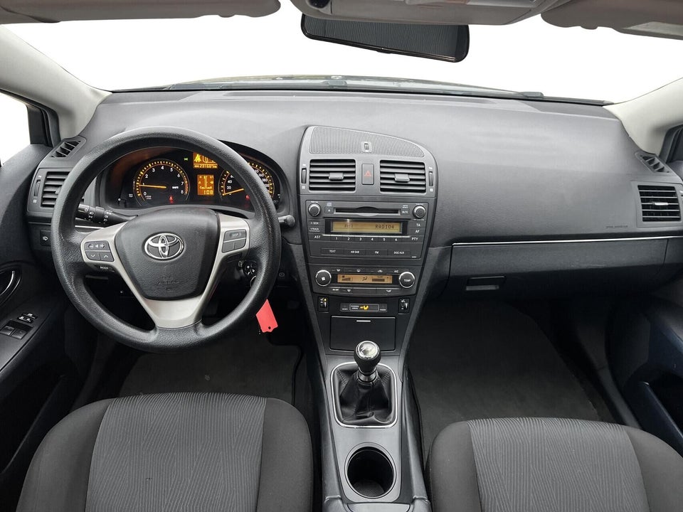 Toyota Avensis 1,6 VVT-i T1 stc. 5d