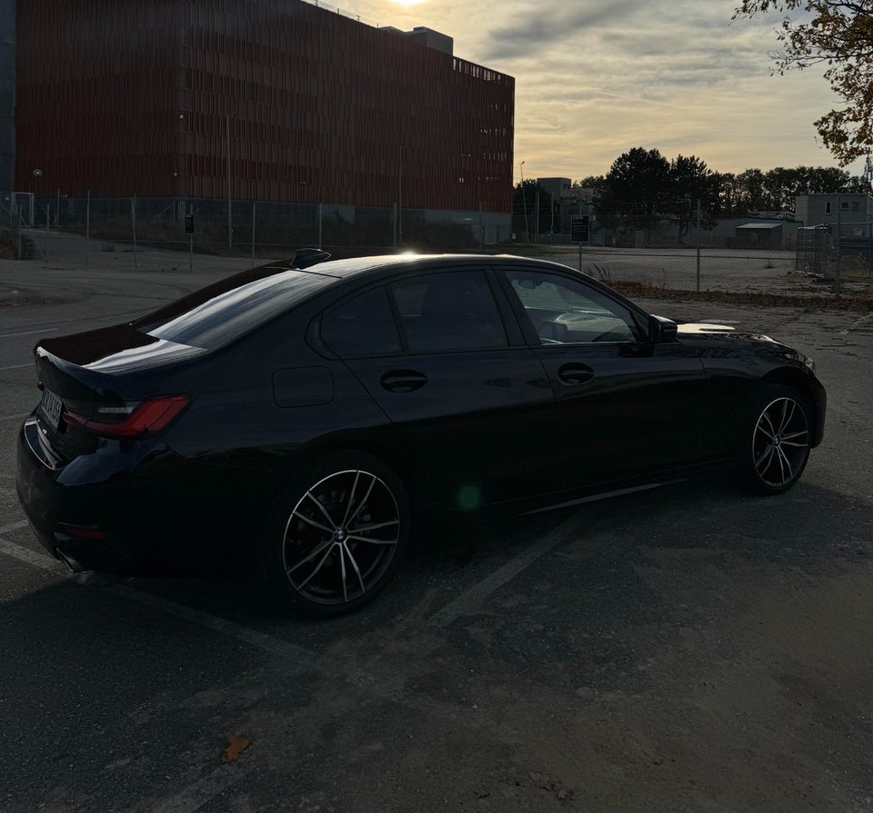 BMW 320i 2,0 Connected aut. 4d