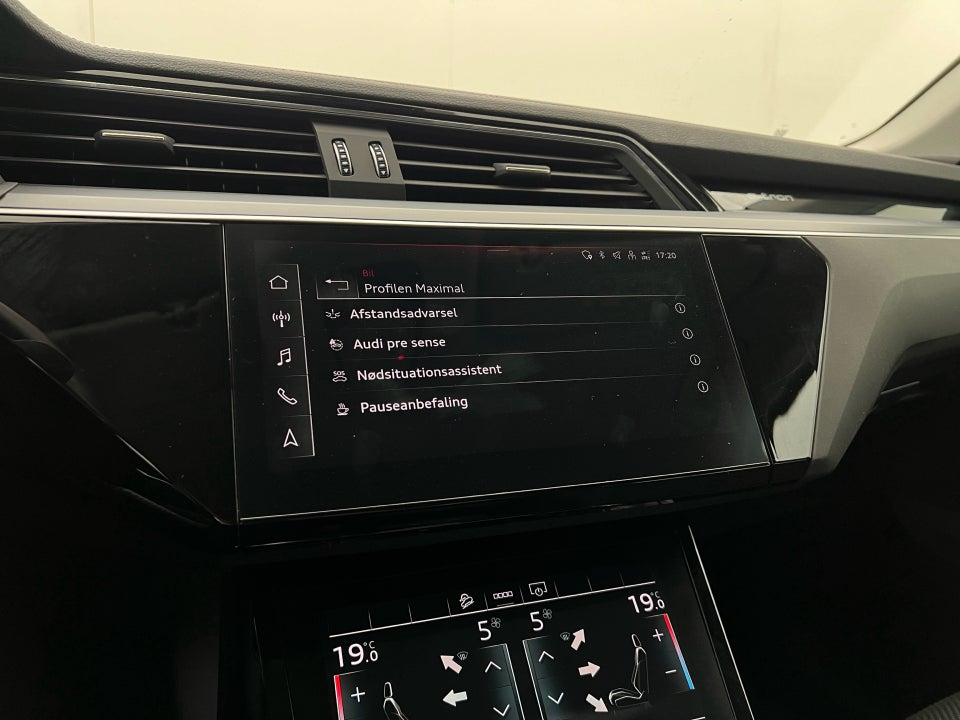 Audi e-tron 55 S-line Prestige quattro 5d