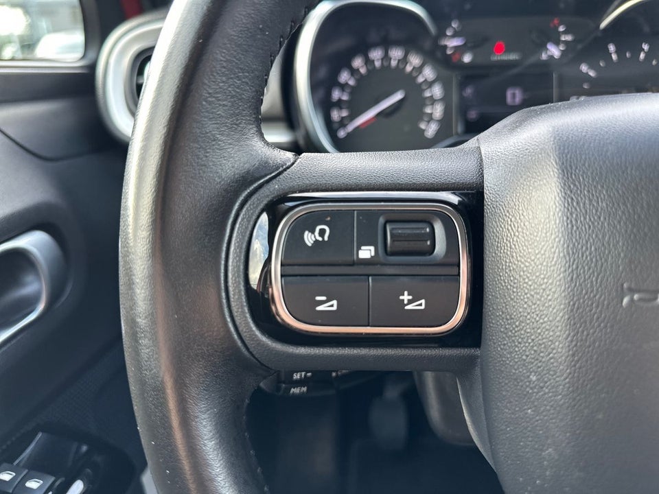 Citroën C3 1,2 PureTech 83 Shine Sport 5d