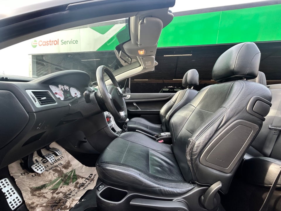 Peugeot 307 2,0 16V CC 2d