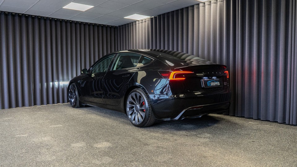 Tesla Model 3 Performance AWD 4d