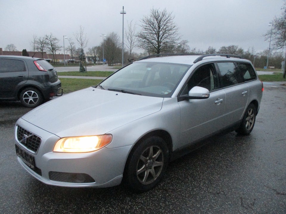 Volvo V70 2,4 D5 Momentum aut. 5d