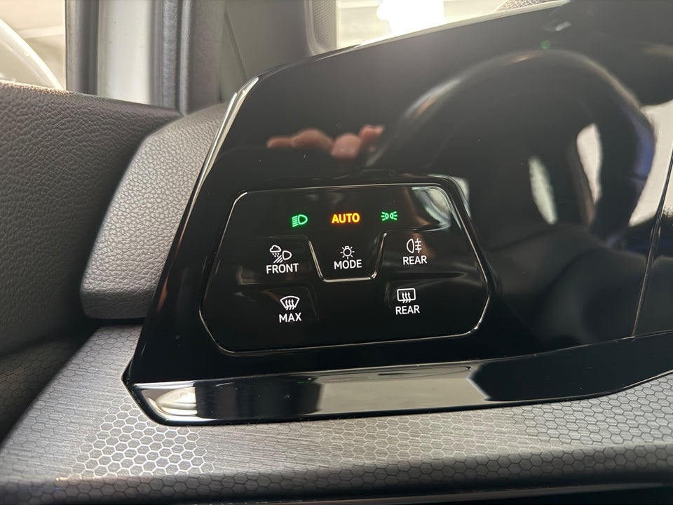 VW Golf VIII 1,4 GTE DSG 5d