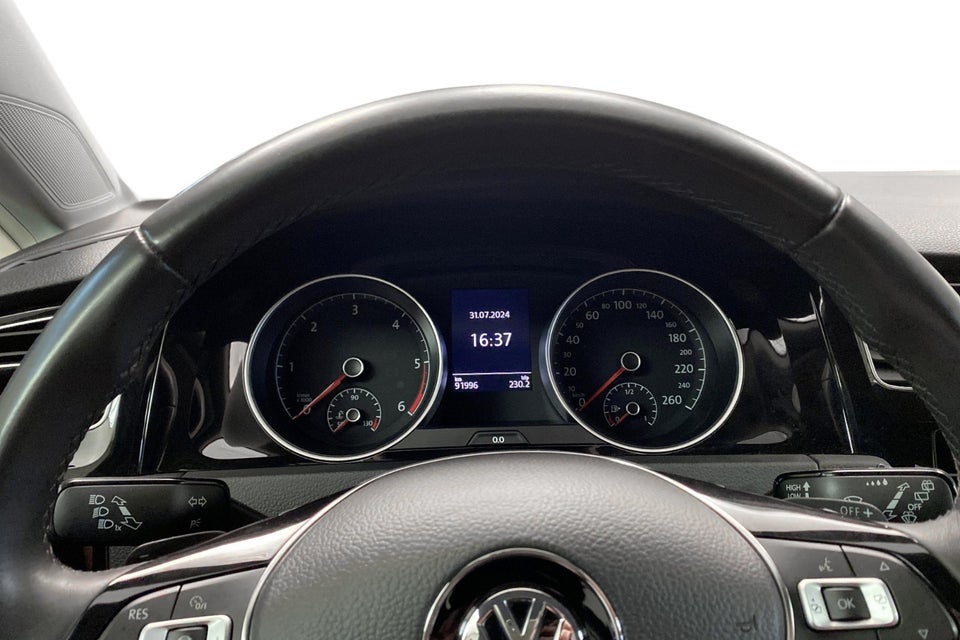 VW Golf VII 1,6 TDi 115 IQ.Drive DSG 5d