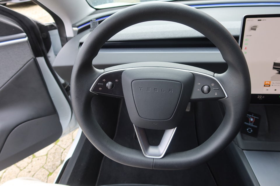 Tesla Model 3 RWD 4d