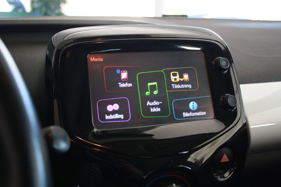 Toyota Aygo 1,0 VVT-i x-wave Sky 5d