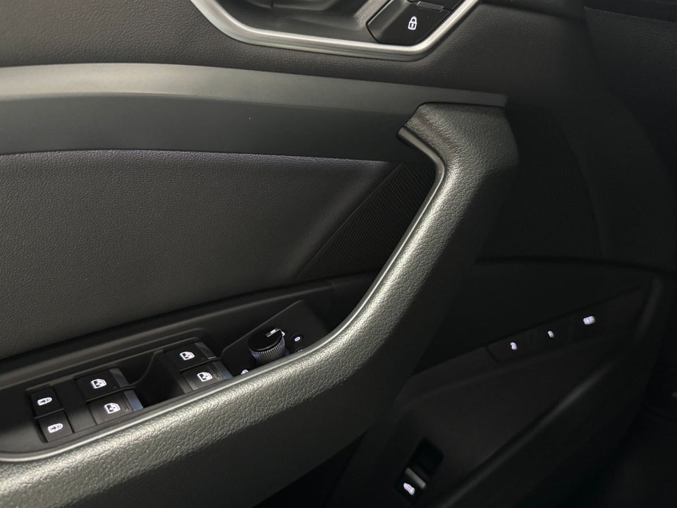 Audi e-tron 55 quattro 5d